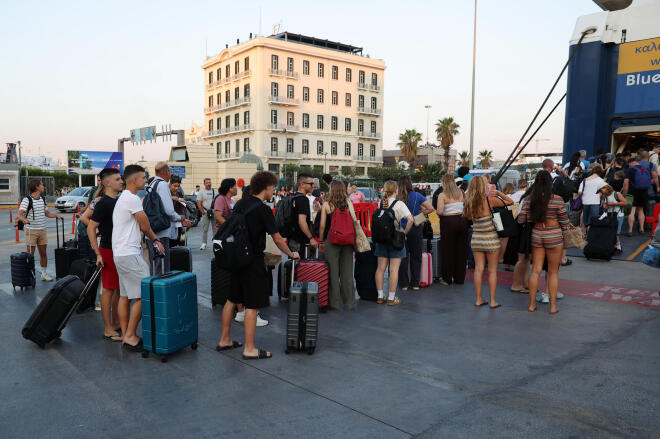 Έξοδος αδειούχων Ιουλίου: Αδιαχώρητο σε λιμάνια και ΚΤΕΛ