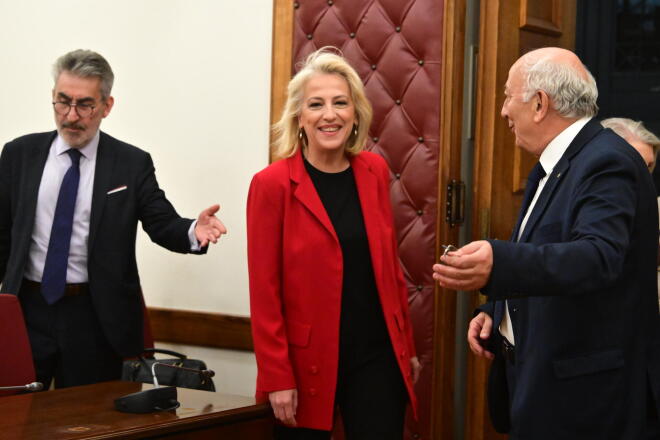 Η Ρένα Δούρου εξελέγη πρόεδρος της ΚΟ του ΣΥΡΙΖΑ