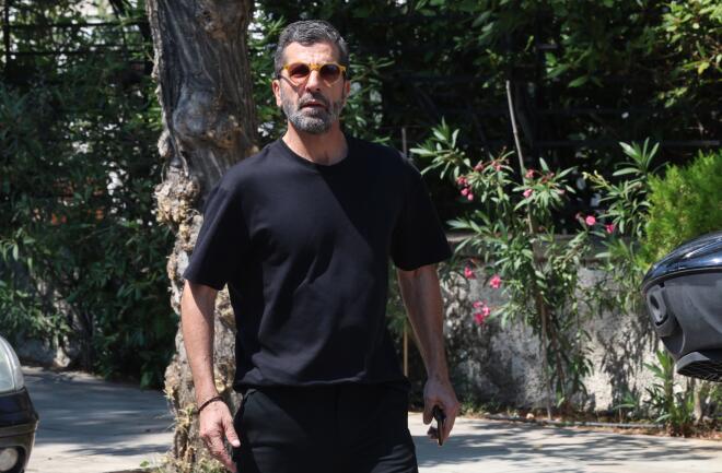 Κηδεία Λορέντζο Καριέρε: Πλήθος επωνύμων στο τελευταίο «αντίο»