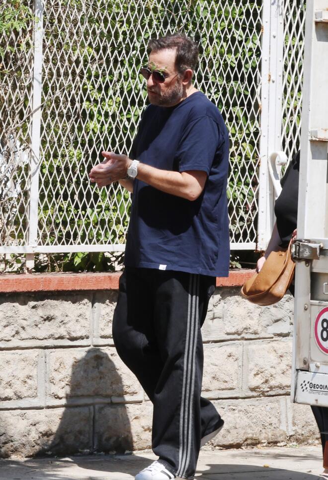 Κηδεία Λορέντζο Καριέρε: Πλήθος επωνύμων στο τελευταίο «αντίο»