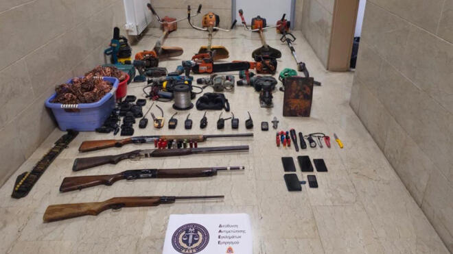 Τι βρέθηκε στα σπίτια των συλληφθέντων για τις φωτιές στους Γαργαλιάνους
