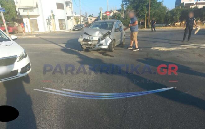 Ασθενοφόρο συγκρούστηκε με ΙΧ στα Χανιά - parakritika.gr