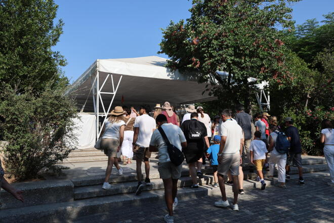 Ο άνδρας τραυματίστηκε σοβαρά στο πόδι και μεταφέρθηκε στον Ερυθρό Σταυρό - Eurokinissi