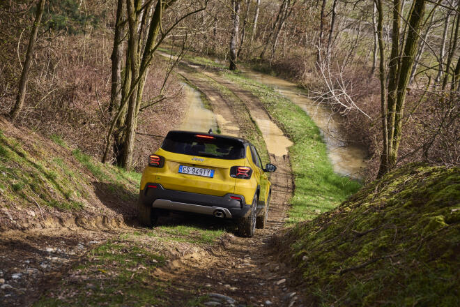 Jeep Avenger e-Hybrid με όφελος έως 2.500 ευρώ