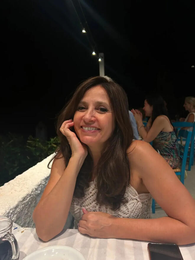 Βάσω Γουλιελμάκη: Διακοπές με την εντυπωσιακή 22χρονη κόρη της!