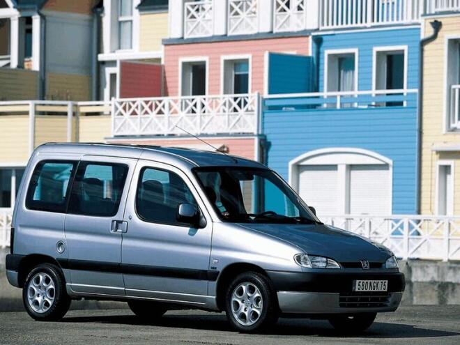 PEUGEOT: Γιορτάζει την παραγωγή του PARTNER και του TRAVELLER