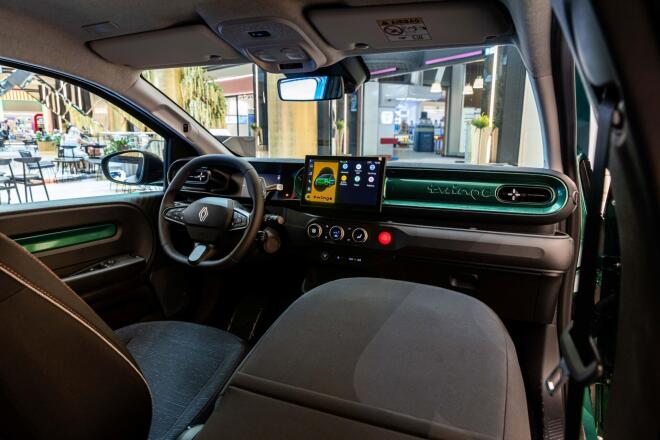 Renault Twingo E-Tech electric: Που σας «κλείνει το...μάτι»