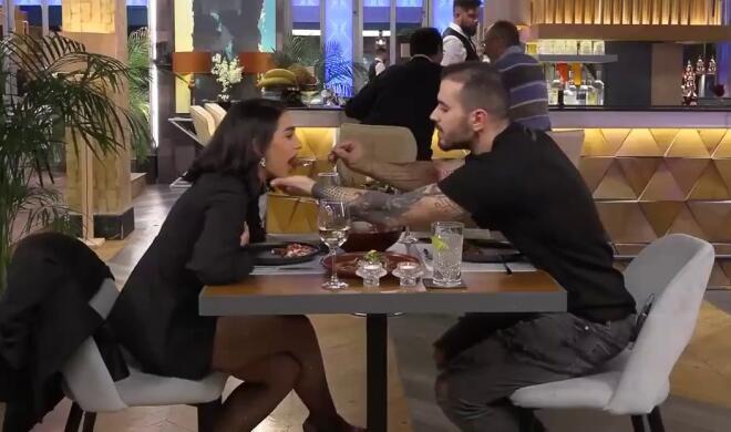 First Dates: Η μοίρα έφερε κοντά τη Σοφία και τον Παναγιώτη!