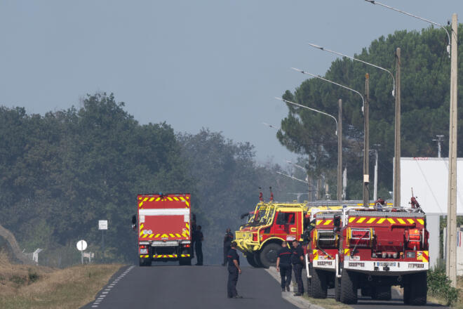 Πυροσβεστικές δυνάμεις στη Ζιρόντ κοντά στο σημείο όπου έχασαν τη ζωή τους οι πυροσβέστες/ AP Photo/Caroline Blumberg