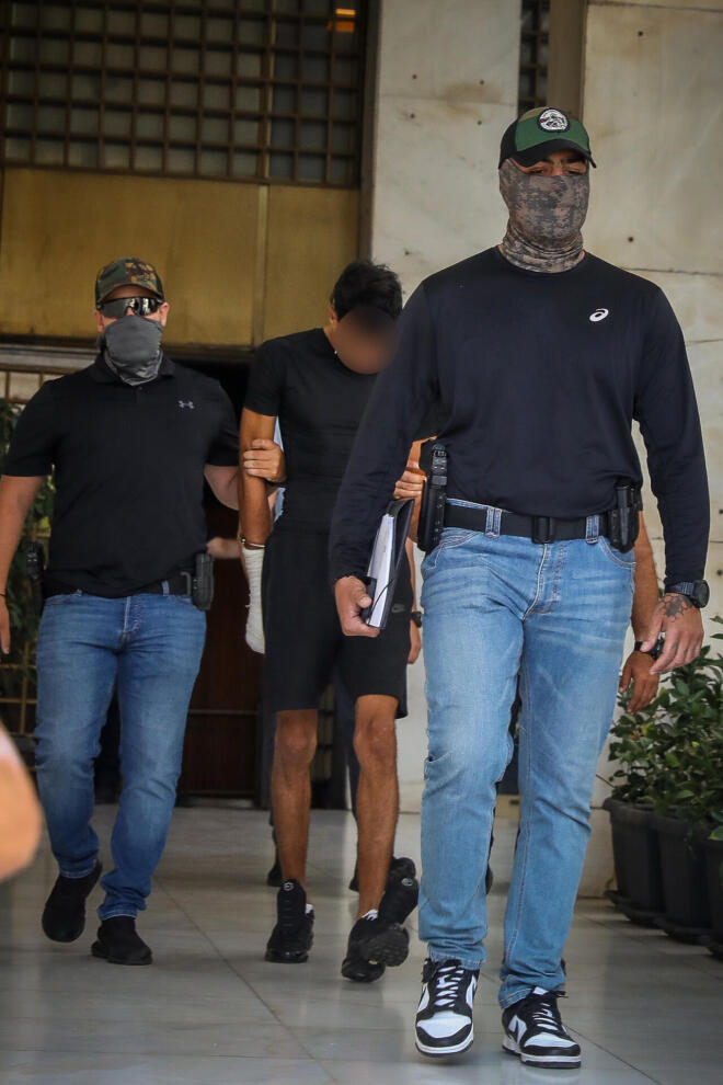 Ο 28χρονος που κατηγορείται για τη δολοφονία του Σταύρου Γεωργίου συνελήφθη εν κινήσει στον δρόμο - Eurokinissi