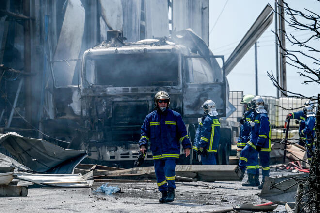Έκρηξη και πυρκαγιά σε εργοστάσιο οξοποίας στα Εξαμίλια
