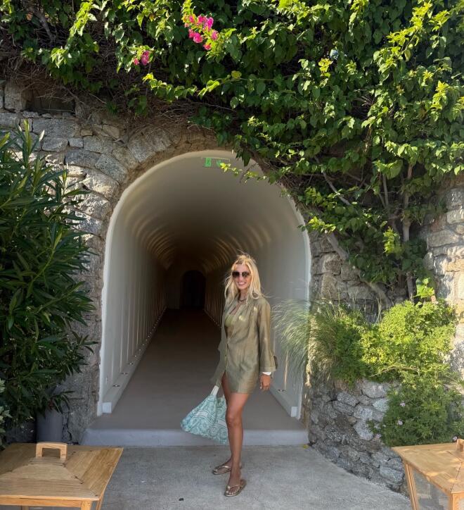Το beach look της Κωνσταντίνας Σπυροπούλου/ instagram