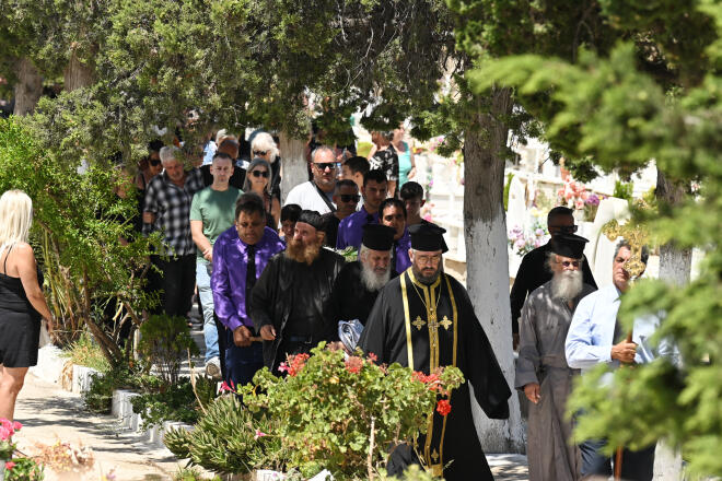 Σύρος: Σε κλίμα οδύνης η κηδεία της 42χρονης διασώστριας