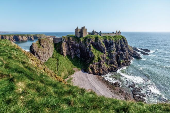To κάστρο Dunnottar στη Σκωτία/  photo credits pexels Rino Adamo