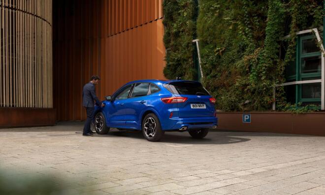 Ford: Προωθεί την αλλαγή επιβραβεύοντας τα «ηλεκτρικά χιλιόμετρα»