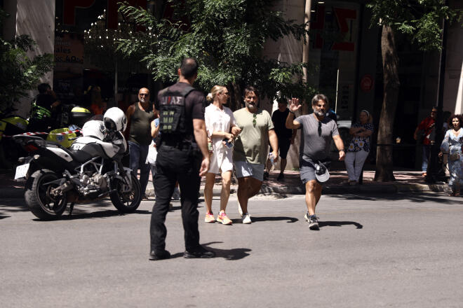 Τηλεφώνημα για βόμβα στο κτίριο του ΕΒΕΑ στην οδό Ακαδημίας - Intimenews