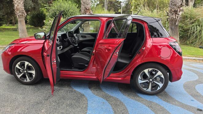 Test Drive Οδηγούμε το νέο Suzuki Swift Hybrid 1,2 81 PS CVT