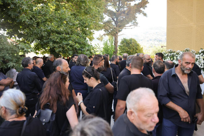 Φωτιά Ρέθυμνο: Βαθιά συγκίνηση στο τελευταίο αντίο στον 58χρονο πυροσβέστη