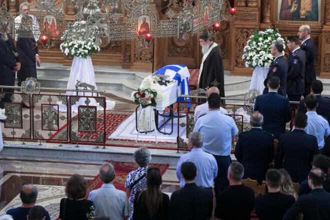 Φίλοι, συγγενείς και συνάδελφοι είπαν το τελευταίο «αντίο» στον αξιωματικό της πυροσβεστικής που σκοτώθηκε εν ώρα καθήκοντος στο Γύθειο - Eurokinissi