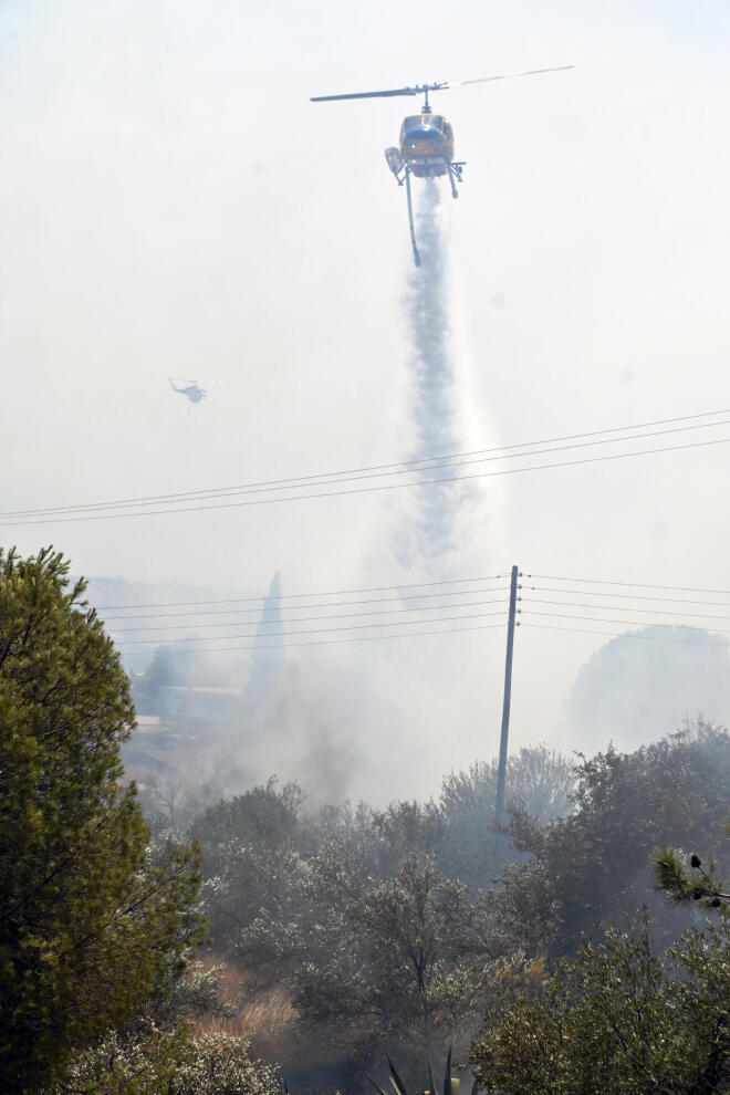 Φωτιά Αργολίδα: Μπαράζ μηνυμάτων του 112 - Κάηκαν σπίτια στα Φίχτια