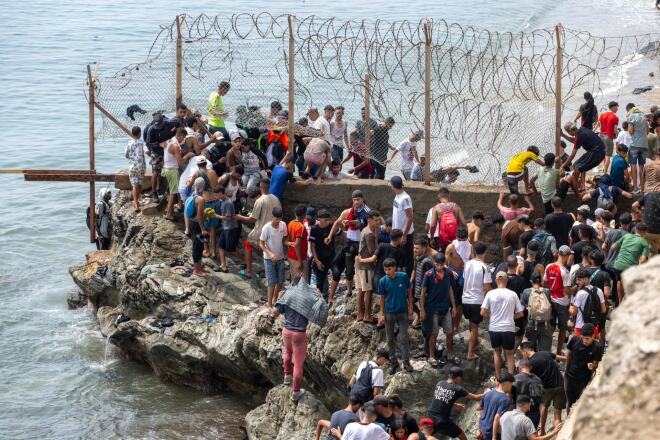 Θέουτα: Πώς 60.000 μετανάστες έφτασαν στην Ισπανία από το Μαρόκο