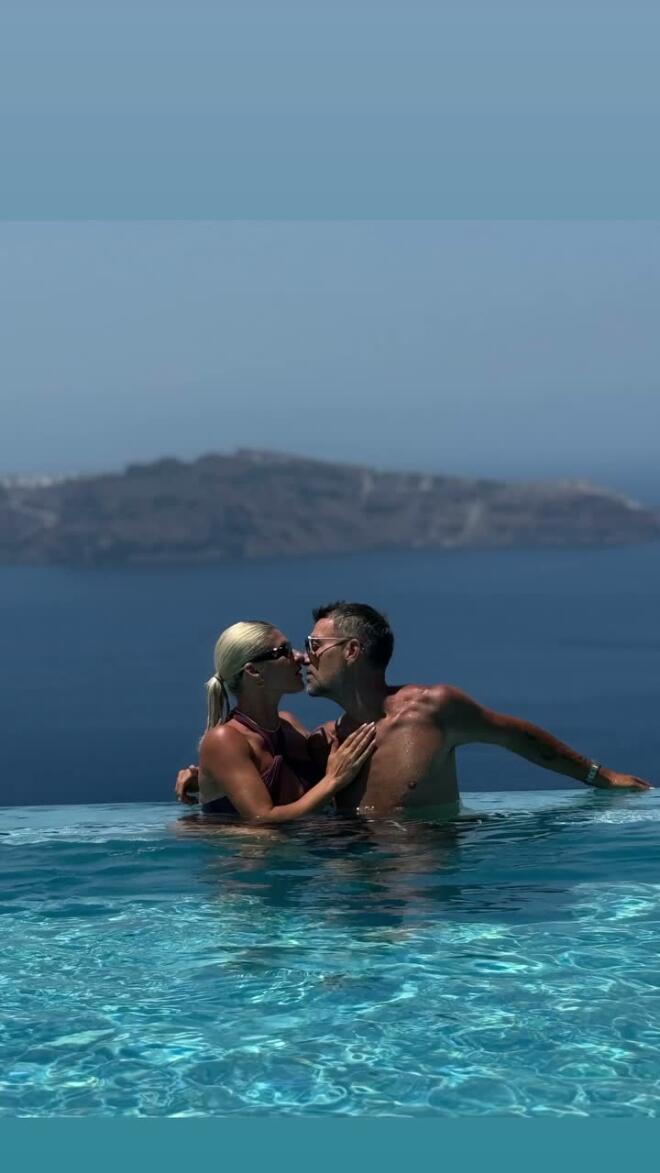 Στέλιος Χανταμπάκης - Όλγα Πηλιάκη: Full in love στη Σαντορίνη
