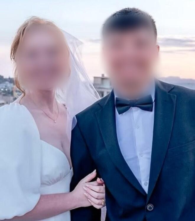 Βίντεο: Ο 26χρονος κυκλοφορεί ατάραχος στα Εξάρχεια με τη βαλίτσα