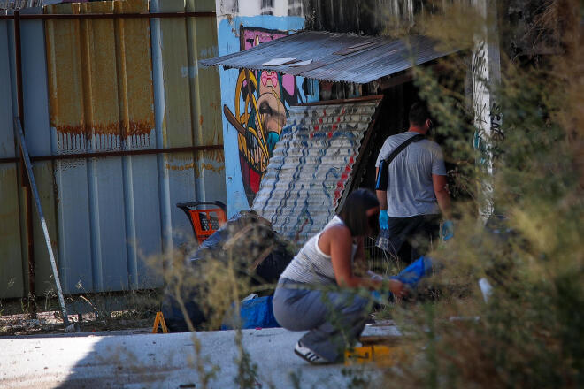 Βίντεο: Ο 26χρονος κυκλοφορεί ατάραχος στα Εξάρχεια με τη βαλίτσα