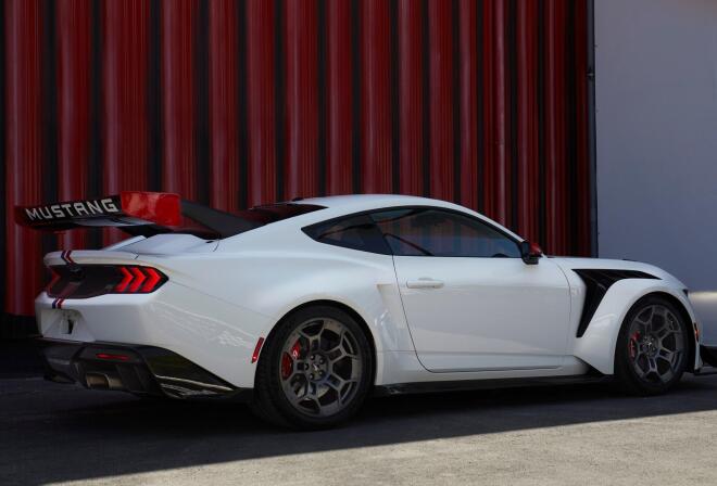 Ford Mustang GTD: Οδηγεί ο θρύλος Carlos Sainz Sr.