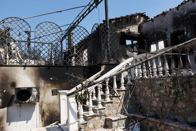 Xωρίς ενεργό μέτωπο η φωτιά στη Δυτική Αττική