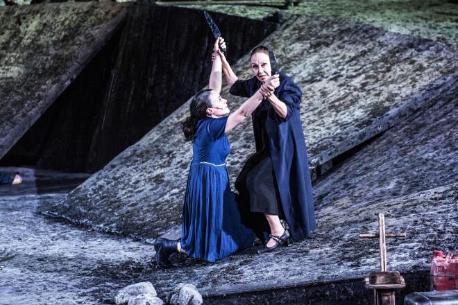 Έναρξη περιοδείας για τις «Τρωάδες», μετά τον θρίαμβο στην Επίδαυρο