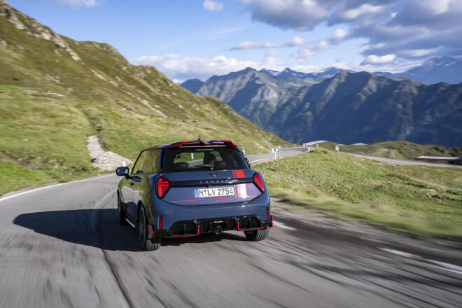 MINI John Cooper Works: Πως μπορείτε να το κάνετε μοναδικό