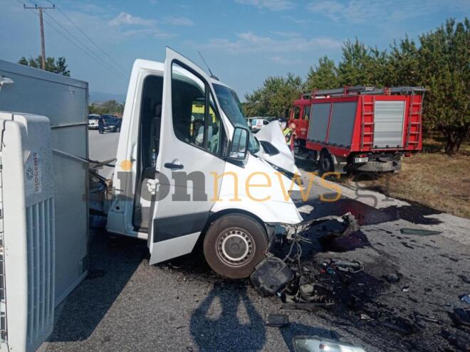 Μητέρα και γιος σκοτώθηκαν σε τροχαίο στις Σέρρες - lionews.gr