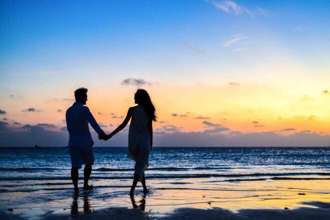 Summer fling: Γιατί να πεις ναι σε έναν καλοκαιρινό έρωτα