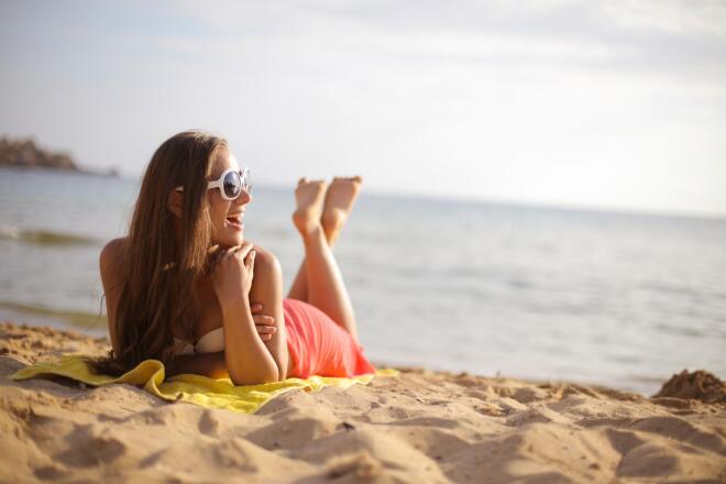 Η beach bag των διακοπών: Τι να βάλω πριν φύγω για το νησί;