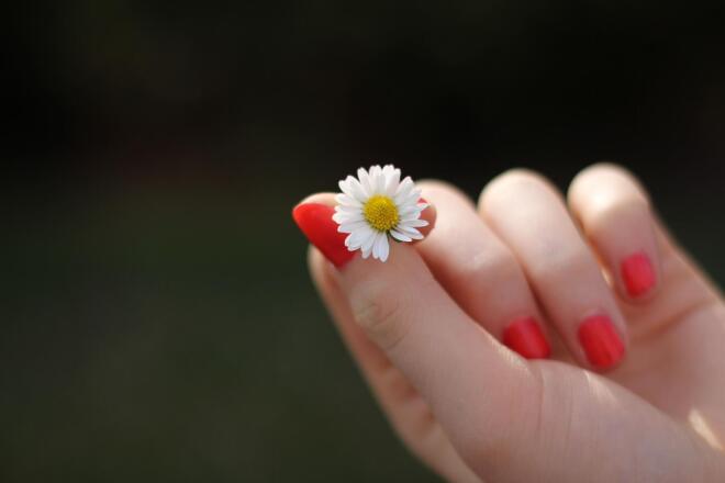 Dot manicure: Το ευέλικτο nail art που μπορείς να δημιουργήσεις μόνη σου