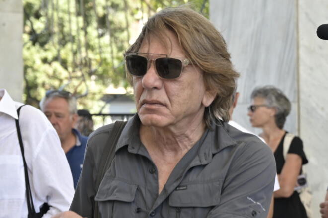 Νίκος Καλογερόπουλος: Θρήνος στην κηδεία του - Ποιοι έδωσαν το «παρών»