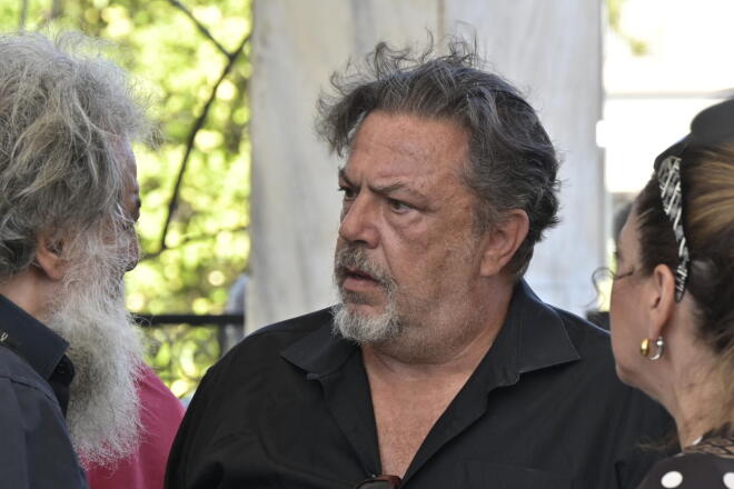 Κηδεία Νίκου Καλογερόπουλου: Στάθης Σταμουλακάτος