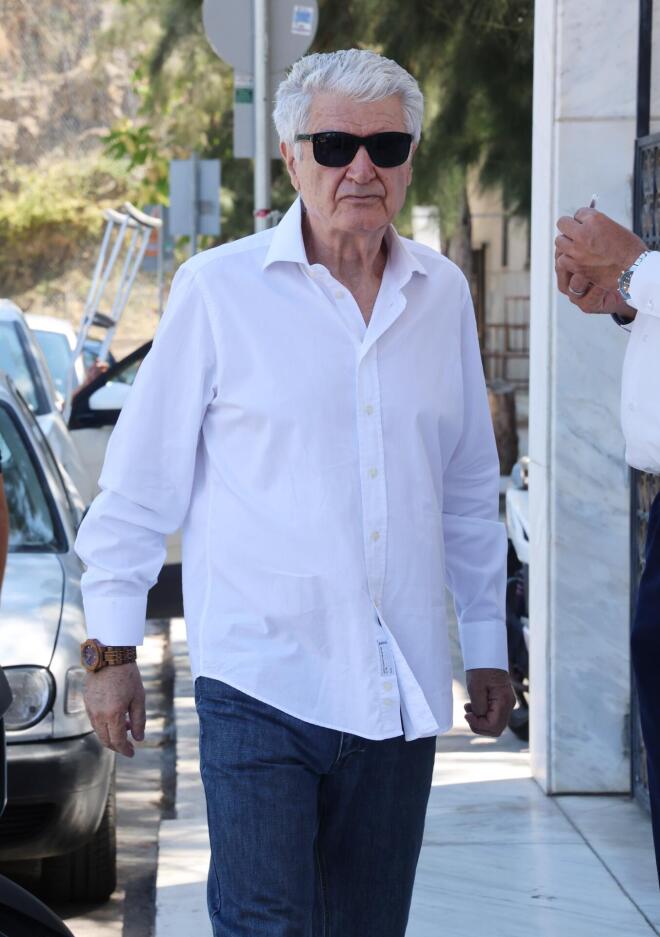Κηδεία Νίκου Καλογερόπουλου: Ρήγας Αξελός
