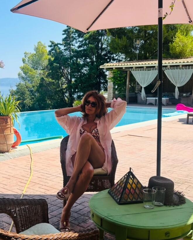 Μιμή Ντενίση: Οι διακοπές στο εξοχικό της με την κόρη της, Μαριτίνα