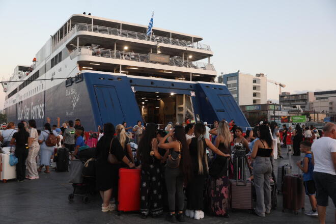 Σήμερα 14/8 ακυρώθηκαν αρκετά δρομολόγια πλοίων από Ραφήνα και Λαύριο - Eurokinissi
