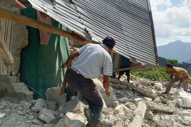 Ινδονησία: Ισχυρός σεισμός 7,7 Ρίχτερ - Αναφορές για νεκρούς