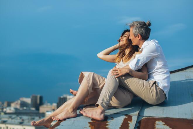 Τα 4+1 κοινά στοιχεία που έχουν συνήθως τα ευτυχισμένα ζευγάρια