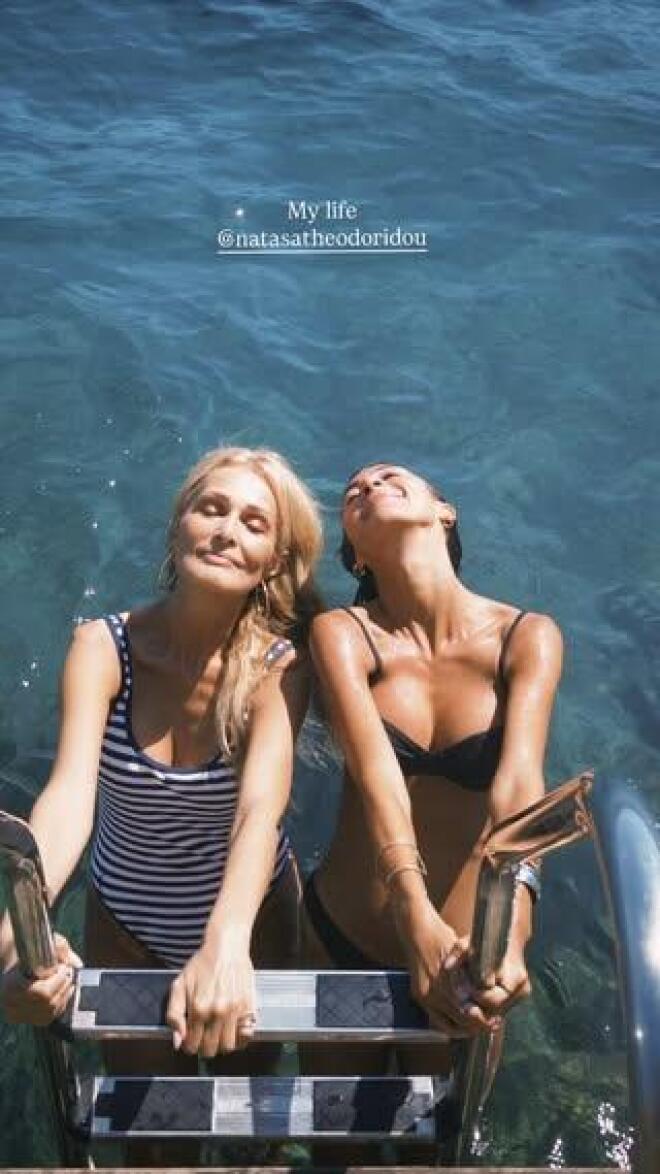 Νατάσα Θεοδωρίδου: Βουτιές στη θάλασσα με τη κόρη της, Χριστιάνα Μπέτα