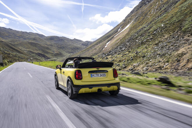 MINI John Cooper Works Cabrio: Κορυφαίες επιδόσεις