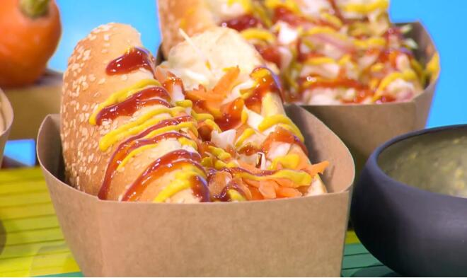 Ο Σεπτέμβριος ήρθε: φτιάξτε hot dog με σπιτικό ψωμάκι και κρέμα τυριών
