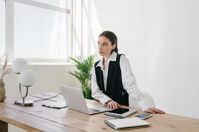 Business casual outfits: Δημιουργήστε το πιο πετυχημένο look για το γραφείο