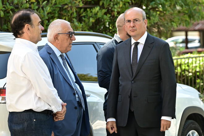 Σε κλίμα βαθιάς οδύνης η κηδεία του Στέφανου Μάνου: Ποιοι έδωσαν το «παρών»