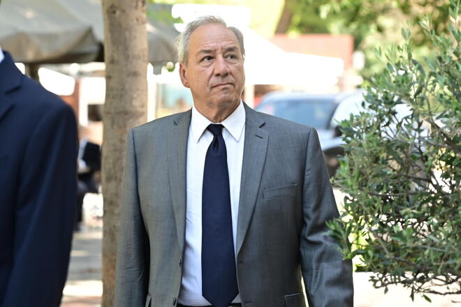 Σε κλίμα βαθιάς οδύνης η κηδεία του Στέφανου Μάνου: Ποιοι έδωσαν το «παρών»