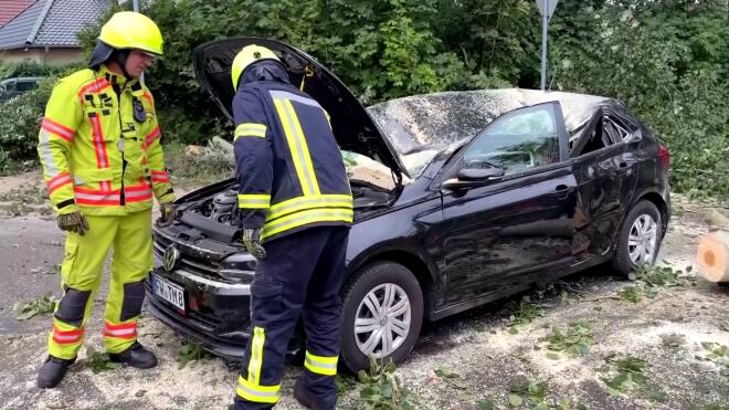 Ζημιές από τις καταιγίδες που έπληξαν τμήματα της Γερμανίας/ screenshot από ΑΡ